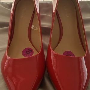 NWT Red patent leather mid heel pumps